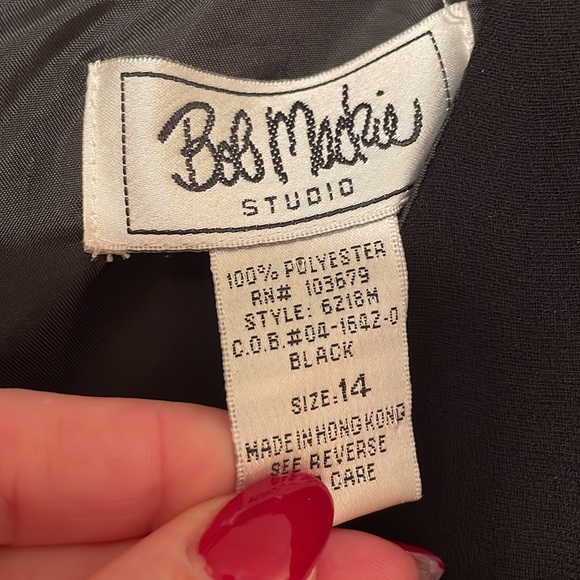 Sleeveless Dress with Detailed Embroidery.. - Picture 3 of 4